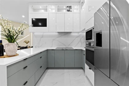 Kitchen Island Photo of 5808 137b Street, Surrey, BC