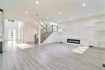Entry Foyer Photo of 4 5988 Lindeman Street, Chilliwack, BC