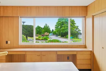 Entry Foyer Photo of 129 Rickman Place, New Westminster, BC
