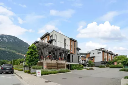 Front Yard Photo of 206 39767 Government Road, Squamish, BC