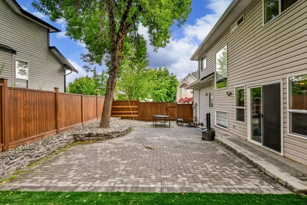 Dining Area Photo of 16730 85 Avenue, Surrey, BC