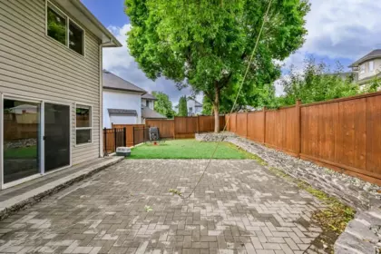 Kitchen Photo of 16730 85 Avenue, Surrey, BC