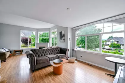 Powder Room Photo of 16730 85 Avenue, Surrey, BC
