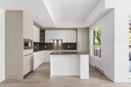 102 2268 E Broadway, Vancouver, BC