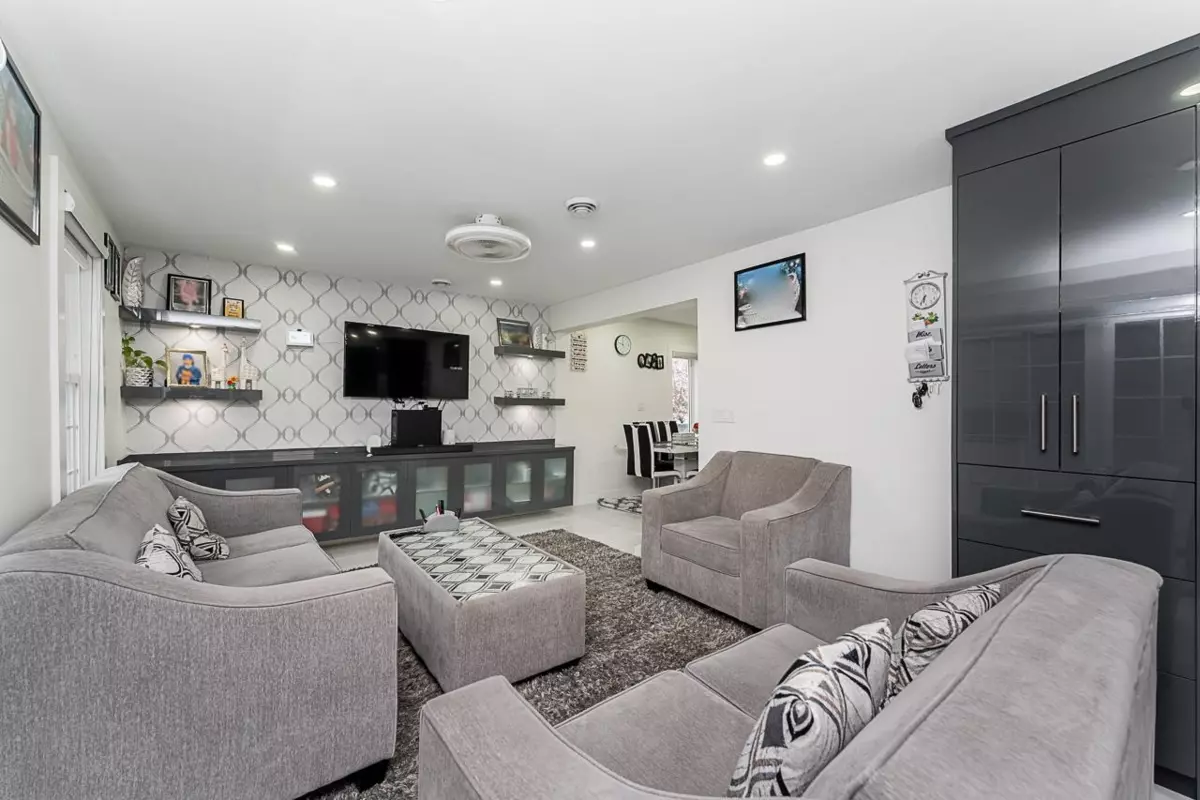 Family Room Photo of 12850 115b Avenue, Surrey, BC