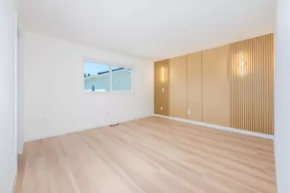Kitchen Photo of 15092 19a Avenue, Surrey, BC