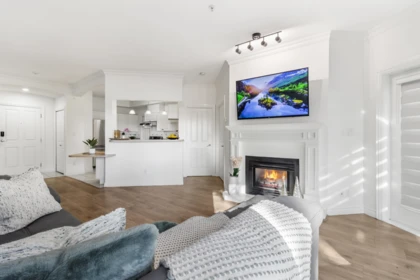 Kitchen Photo of 308 34101 Old Yale Road, Abbotsford, BC