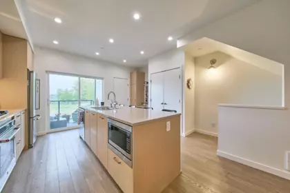 204 19451 Sutton Avenue, Pitt Meadows, BC, Pitt Meadows — Townhouse for sale