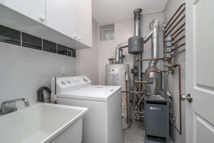 Hot Tub / Spa Photo of 2304 Garden Drive, Vancouver, BC