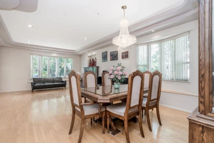 Kitchen Island Photo of 2304 Garden Drive, Vancouver, BC