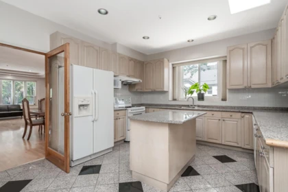 Primary Bathroom Photo of 2304 Garden Drive, Vancouver, BC