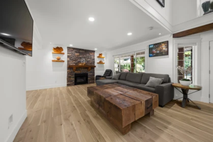 Kitchen Island Photo of 28675 98 Avenue, Maple Ridge, BC