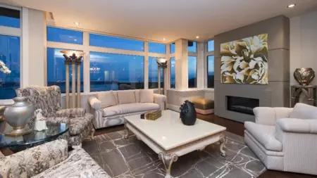 Breakfast Nook Photo of 2551 Highgrove Mews, West Vancouver, BC