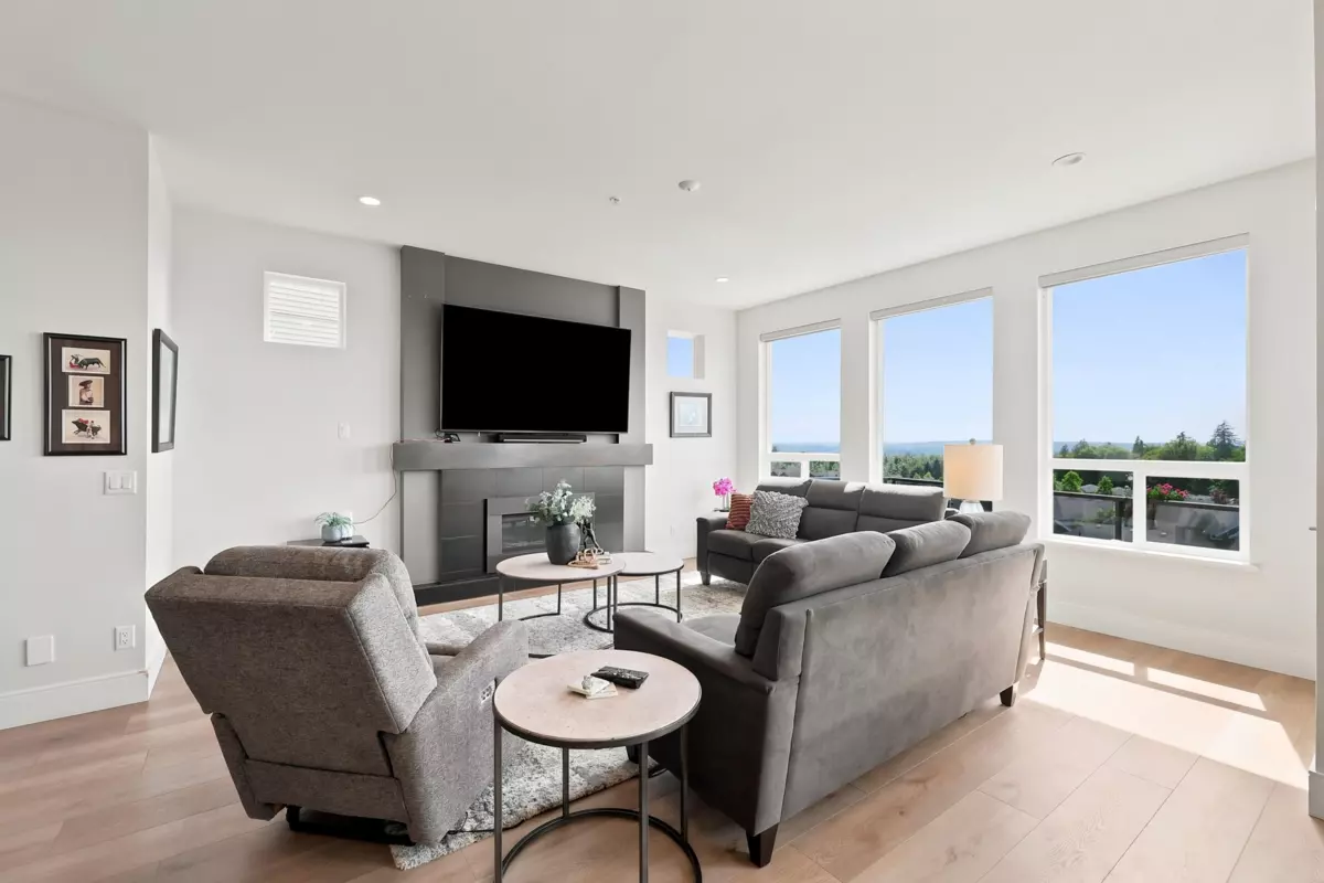 Family Room Photo of 10447 248 Street, Maple Ridge, BC
