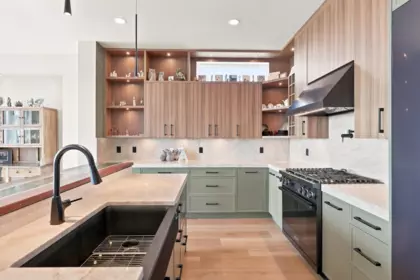 Kitchen Island Photo of 10447 248 Street, Maple Ridge, BC