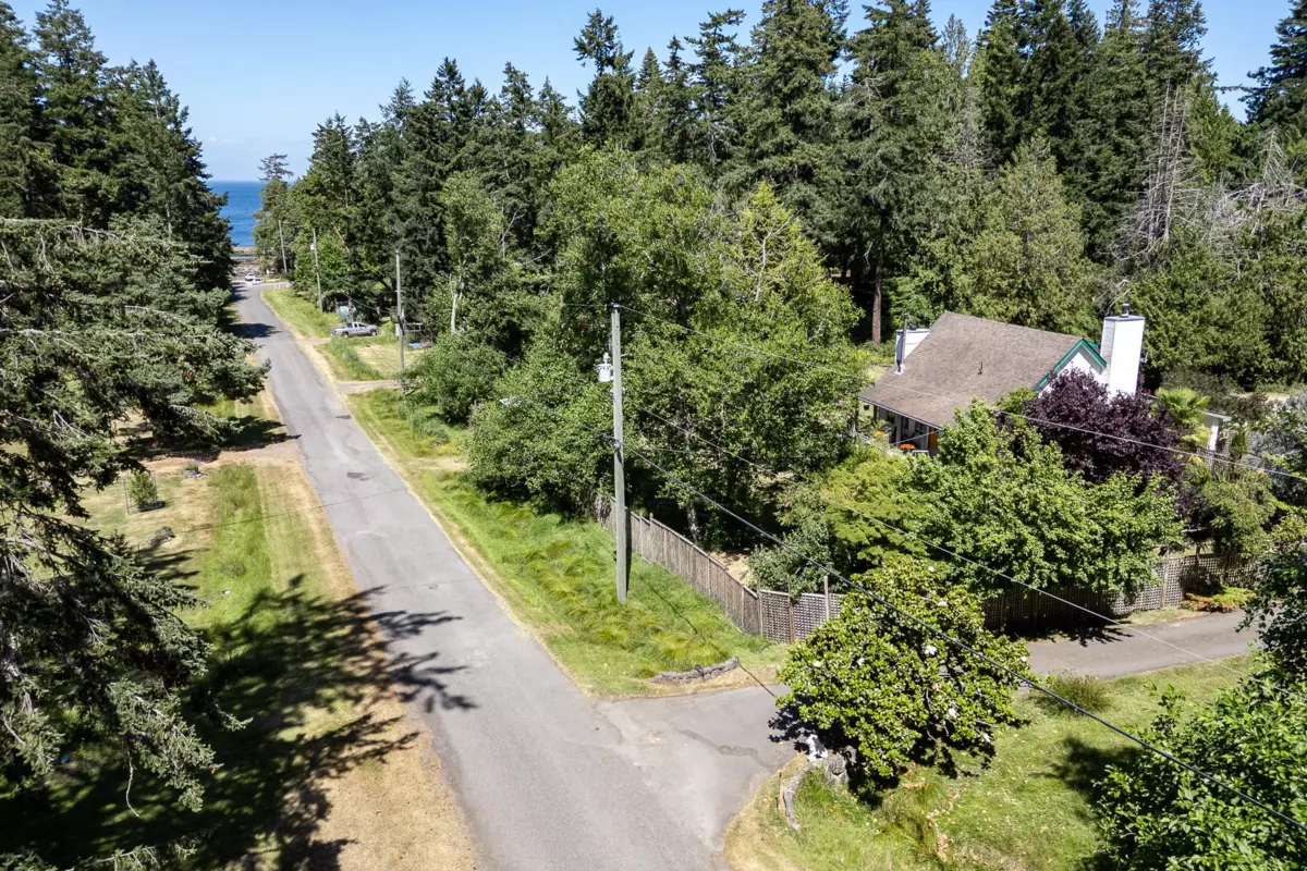 Family Room Photo of 504 Bayview Drive, Mayne Island, BC