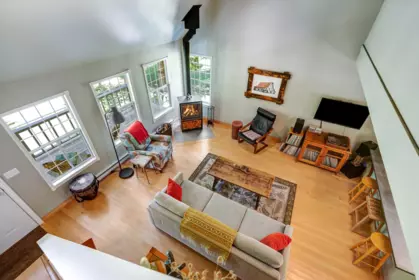 Hallway Photo of 504 Bayview Drive, Mayne Island, BC