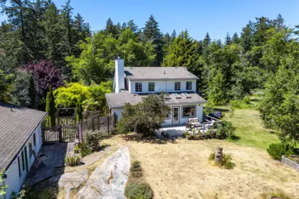 504 Bayview Drive, Mayne Island, BC, Mayne Island — Single Family Residence for sale
