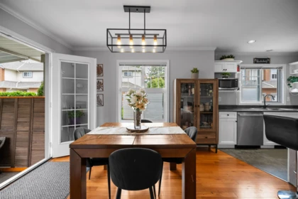 Kitchen Island Photo of 10 7475 Garnet Drive, Chilliwack, BC