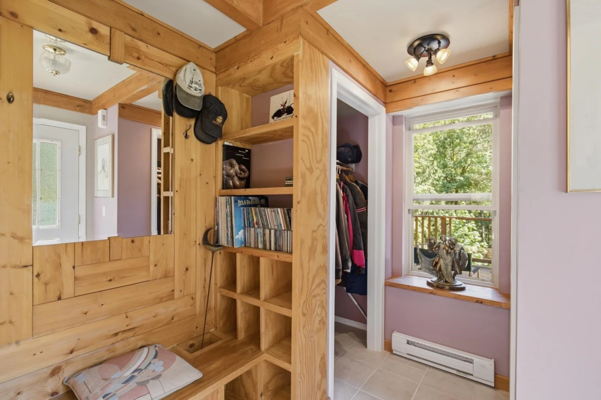 Family Room Photo of 5280 Bear Bay Road, Garden Bay, BC