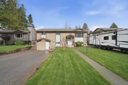 Swimming Pool Photo of 21139 Cook Avenue, Maple Ridge, BC