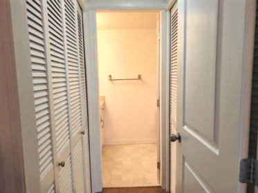 Primary Bathroom Photo of 101 6420 Buswell Street, Richmond, BC