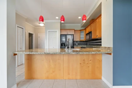 Kitchen Island Photo of 3 5900 Jinkerson Road, Chilliwack, BC