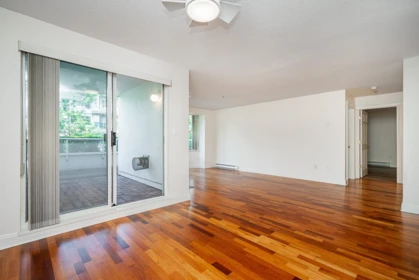 213 220 Newport Drive, Port Moody, BC, Port Moody — Apartment/Condo for sale