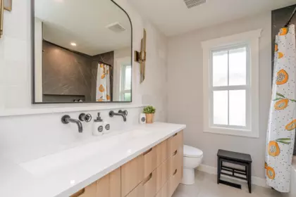 Entry Foyer Photo of 5478 182 Street, Surrey, BC