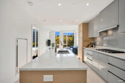 512 3538 Sawmill Crescent, Vancouver, BC, Vancouver — Apartment/Condo for sale