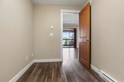 Powder Room Photo of 314 2860 Trethewey Street, Abbotsford, BC