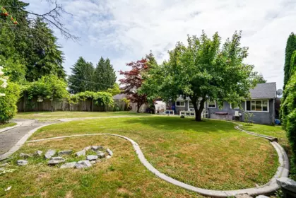 Hallway Photo of 711 Alderson Avenue, Coquitlam, BC