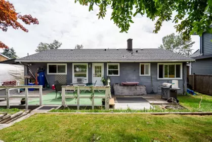 Laundry Room Photo of 711 Alderson Avenue, Coquitlam, BC