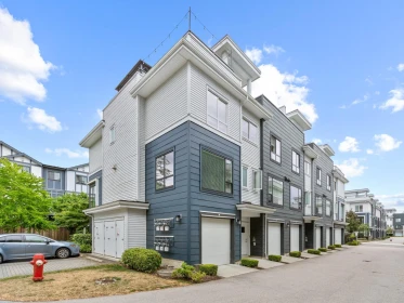 Swimming Pool Photo of 33 16337 23a Avenue, Surrey, BC