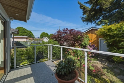Kitchen Island Photo of 647 Prior Street, Vancouver, BC