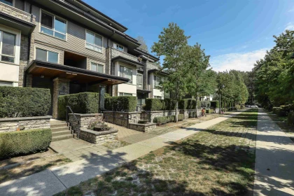 304 7478 Byrnepark Walk, Burnaby, BC, Burnaby — Apartment/Condo for sale