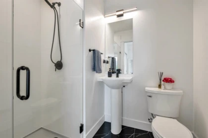 Primary Bathroom Photo of 2506 2180 Kelly Avenue, Port Coquitlam, BC