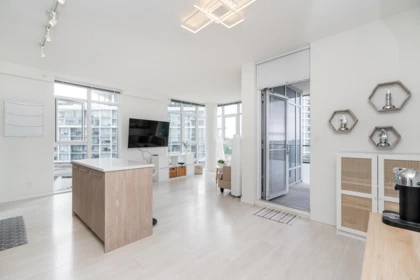 601 691 North Road, Coquitlam, BC, Coquitlam — Apartment/Condo for sale