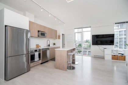 601 691 North Road, Coquitlam, BC, Coquitlam — Apartment/Condo for sale
