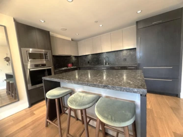 Kitchen Photo of 402 866 Arthur Erickson Place, West Vancouver, BC