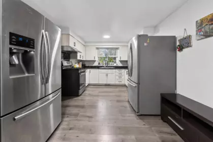 Kitchen Island Photo of 13355 65a Avenue, Surrey, BC