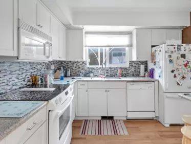 Kitchen Photo of 45 1640 162 Street, Surrey, BC