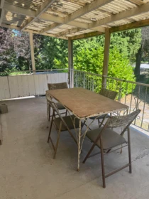 Kitchen Island Photo of 4910 Willingdon Avenue, Burnaby, BC