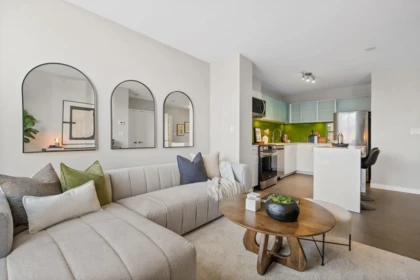 Kitchen Island Photo of 810 66 W Cordova Street, Vancouver, BC