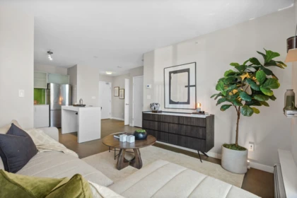Kitchen Photo of 810 66 W Cordova Street, Vancouver, BC