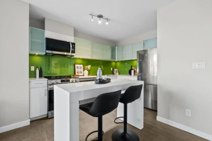 Primary Bedroom Photo of 810 66 W Cordova Street, Vancouver, BC