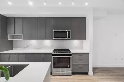 Kitchen Island Photo of 40 9718 161a Street, Surrey, BC