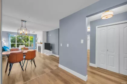 Breakfast Nook Photo of 105 2558 Parkview Lane, Port Coquitlam, BC