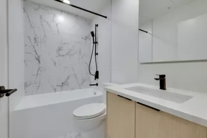 Guest Bathroom Photo of 663 422 E 3rd Street, North Vancouver, BC