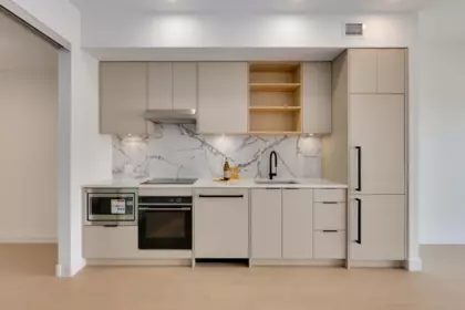 Kitchen Photo of 663 422 E 3rd Street, North Vancouver, BC
